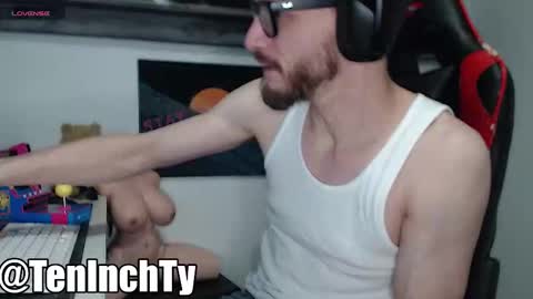 Snapshot of teninchty chatting on 01/19/26, 03:54 Ty online show from 01/19/26, 03:54