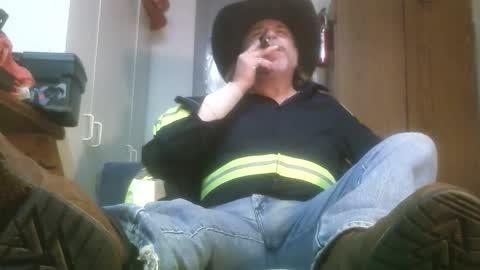 Snapshot of tennredneck chatting on 02/11/25, 05:05 Tennredneck online show from 02/11/25, 05:05