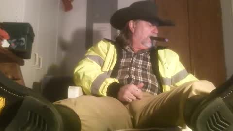 Snapshot of tennredneck chatting on 02/24/25, 04:49 Tennredneck online show from 02/24/25, 04:49