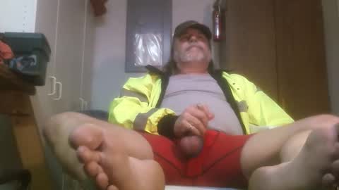 Snapshot of tennredneck chatting on 02/25/25, 06:14 Tennredneck online show from 02/25/25, 06:14