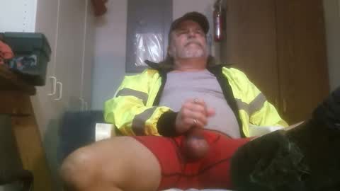 Snapshot of tennredneck chatting on 02/26/25, 05:53 Tennredneck online show from 02/26/25, 05:53