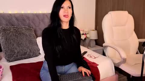 Emily online show from 02/09/26, 12:03