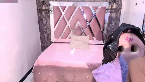 Terra Elowen online show from 10/09/25, 11:30