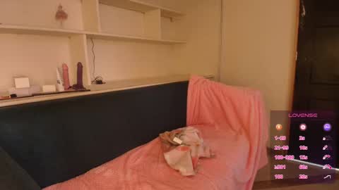 Terra Elowen online show from 10/10/25, 11:42