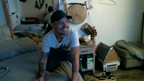 Axle online show from 02/09/25, 01:25