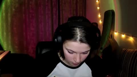 Anny Simpson online show from 03/04/26, 08:15