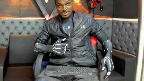 terranze_z online show from 10/29/25, 06:48