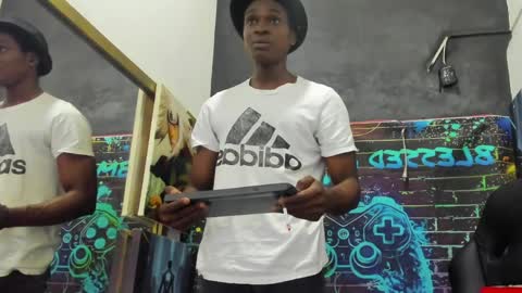 terranze_z online show from 04/08/26, 10:26