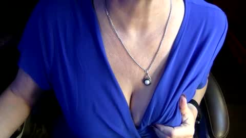 tessa_foxxx online show from 11/04/25, 12:21
