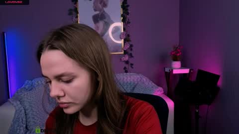 Snapshot of tessa_hit chatting on 10/19/25, 09:37 Tessa online show from 10/19/25, 09:37