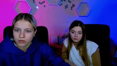 tessa_tea online show from 11/28/25, 09:56