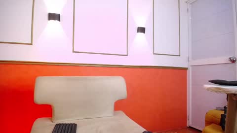 tessachains online show from 12/03/25, 01:24