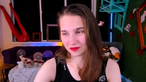 Snapshot of tessamill chatting on 09/23/25, 05:32 Tessa online show from 09/23/25, 05:32