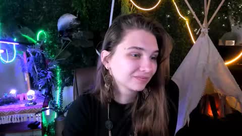 Snapshot of tessamill chatting on 10/03/25, 05:26 Tessa online show from 10/03/25, 05:26