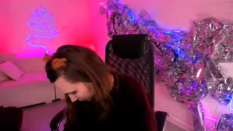 Tessa online show from 12/23/25, 05:27