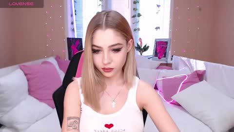 Tessa online show from 01/21/25, 07:37