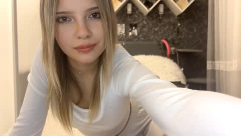 Snapshot of tessiebe chatting on 02/27/26, 02:17 tessiebe online show from 02/27/26, 02:17