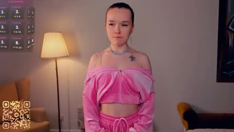 Snapshot of tessiekhanponaphan chatting on 02/19/26, 06:59 Cindy online show from 02/19/26, 06:59