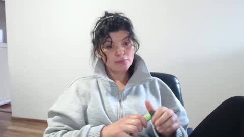 Snapshot of tessnaughty chatting on 12/27/24, 09:28 naughty tess online show from 12/27/24, 09:28