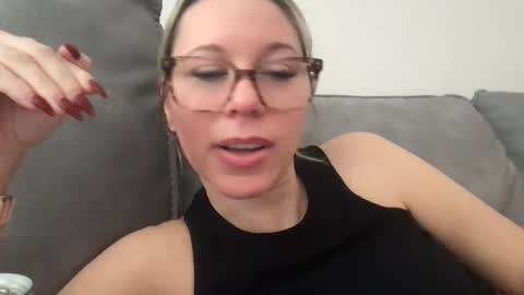 Daphne Summers online show from 11/06/25, 04:08