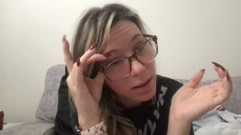 Daphne Summers online show from 11/10/25, 03:33