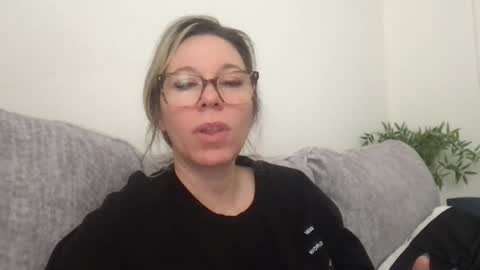 Daphne Summers online show from 11/23/25, 04:18