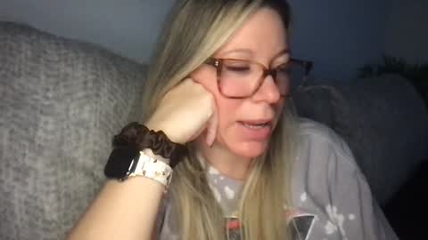 Daphne Summers online show from 11/24/25, 04:34