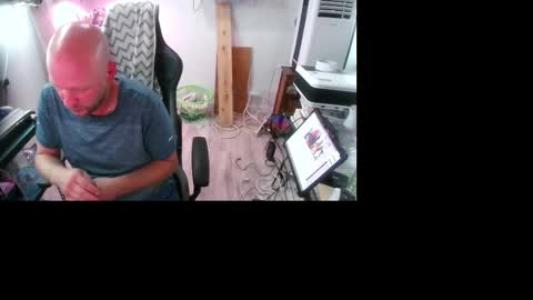 Snapshot of teyiamarie chatting on 09/16/25, 07:04 ThicThighsBlueEyes online show from 09/16/25, 07:04