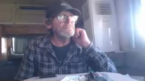 Snapshot of tezzar1 chatting on 07/12/26, 04:25 tezzar1 online show from 07/12/26, 04:25