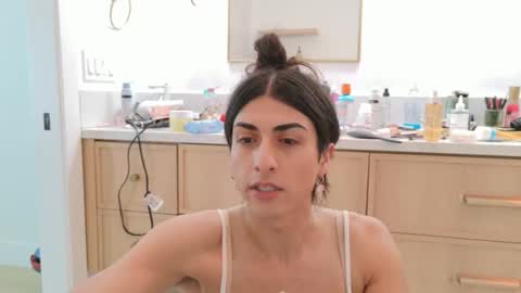 Snapshot of tgirltoesx chatting on 05/20/26, 06:36 babygirlmami online show from 05/20/26, 06:36