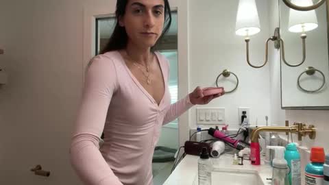 Snapshot of tgirltoesx chatting on 06/06/26, 11:53 babygirlmami online show from 06/06/26, 11:53