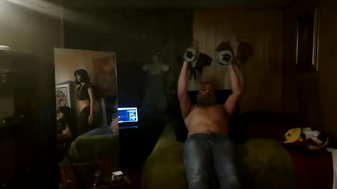 Snapshot of tha_commander69 chatting on 12/29/24, 02:21 tha Commander69 online show from 12/29/24, 02:21