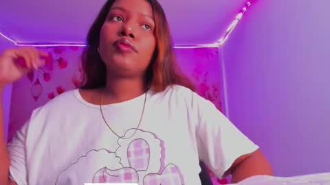 Andreina online show from 10/05/25, 04:00