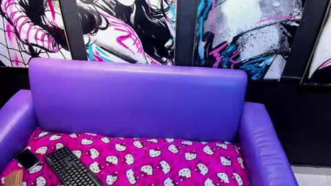       online show from 04/18/26, 02:37