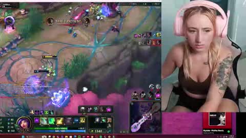 Snapshot of thaliacollinsss chatting on 03/16/26, 03:05 thaliacollinsss online show from 03/16/26, 03:05