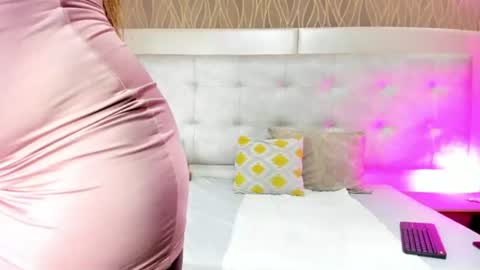 Snapshot of thaliawest chatting on 06/13/26, 11:52 ThaliaWest online show from 06/13/26, 11:52