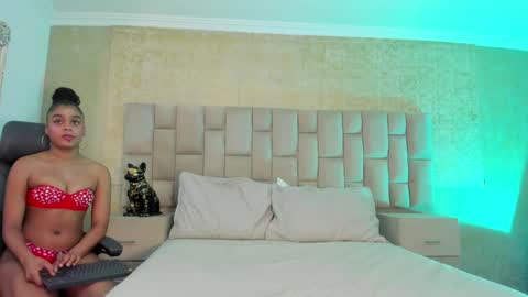 Thamara Fox online show from 12/16/24, 04:34