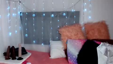 Snapshot of thamarar chatting on 07/26/26, 12:12 Thamara online show from 07/26/26, 12:12