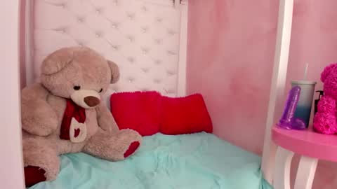 Snapshot of thanier_18 chatting on 02/11/26, 08:14 thanier_18 online show from 02/11/26, 08:14