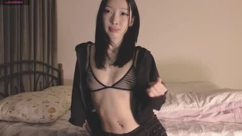 Snapshot of thanos_world1321002 chatting on 09/10/25, 10:21 thanos_world1321002 online show from 09/10/25, 10:21