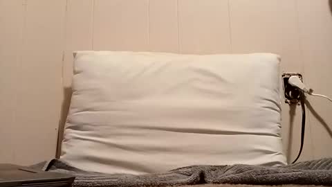 Snapshot of thatb1 chatting on 10/31/25, 08:37 thatb1 online show from 10/31/25, 08:37