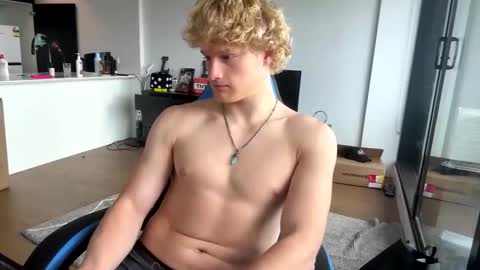 liammlust online show from 02/11/26, 11:54