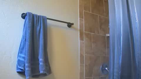 That guy  follow on X online show from 12/18/25, 08:04