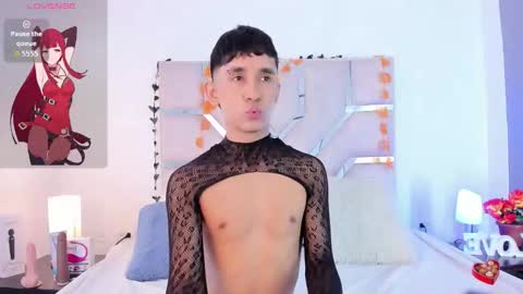 Thayler  online show from 11/03/25, 12:39