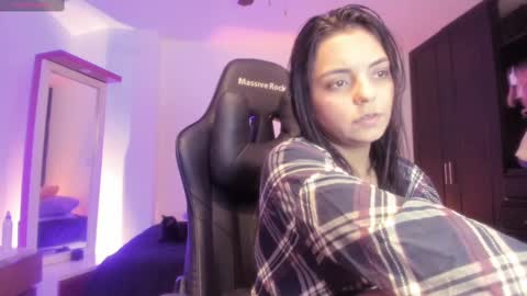 Snapshot of thays_mawakye01 chatting on 03/12/25, 02:45 Paola online show from 03/12/25, 02:45