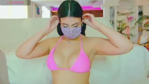 Snapshot of the__sabenna chatting on 07/17/26, 10:11 Madina online show from 07/17/26, 10:11