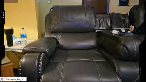 Snapshot of the_alpha_dog_xxx chatting on 01/27/25, 04:01 the_alpha_dog_xxx online show from 01/27/25, 04:01