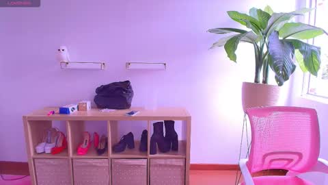 i am Cat  online show from 11/10/25, 06:40