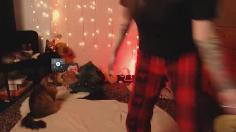 Giovanna online show from 12/19/25, 01:45