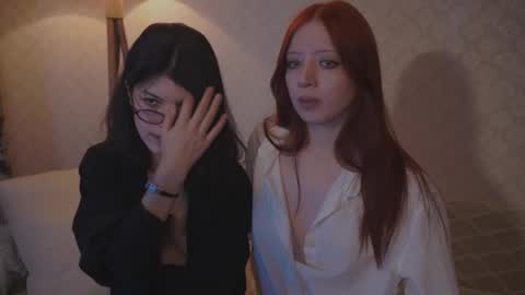 EllaLyn online show from 09/17/25, 07:59